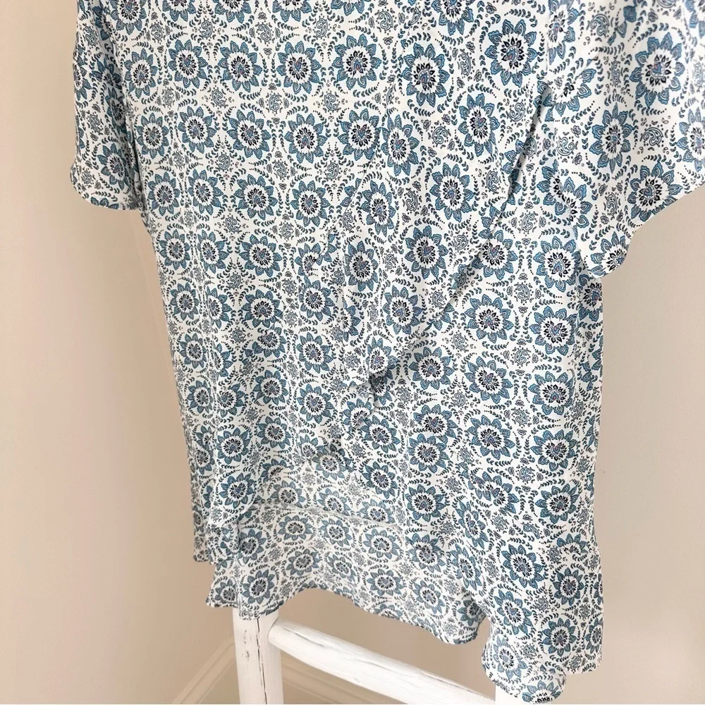 Loft Short Sleeve Medallion Design Blouse Size XS - Picture 6 of 13